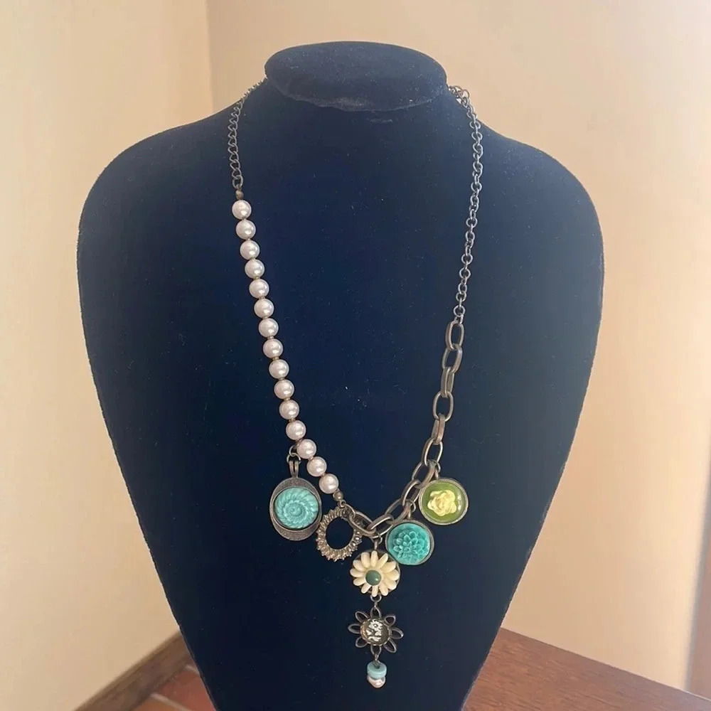 Pearl & Metal Necklace